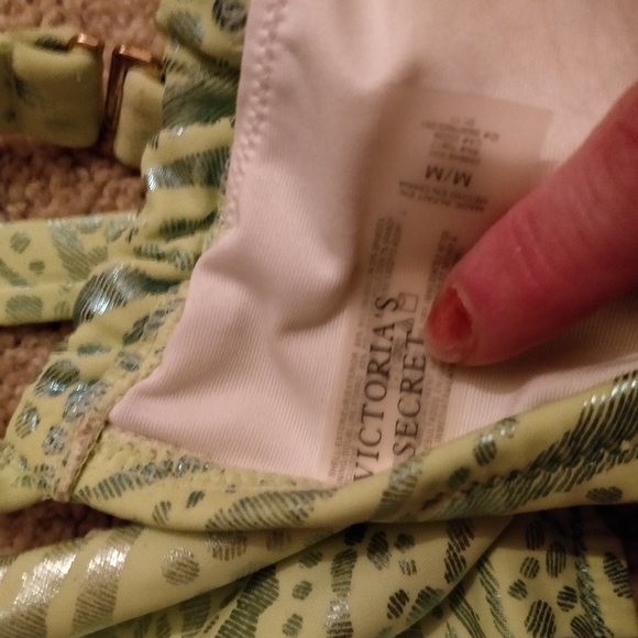 Vs bikini - Picture 3 of 3